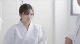 人夫搭上混血兼差巨乳妹开直播赚零用钱～两人越做越有劲，看表情就知道有多爽！